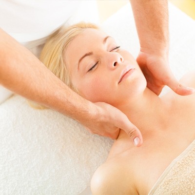 Massage dos-nuque-épaules-crâne